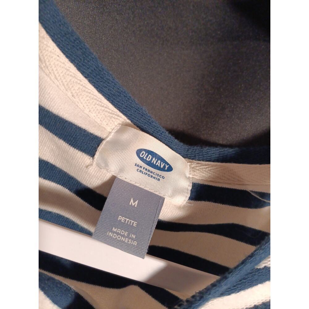 Old Navy Women’s M Blue White Coastal Stripe Top Lace Cut Out Summer Tee - Picture 4 of 8